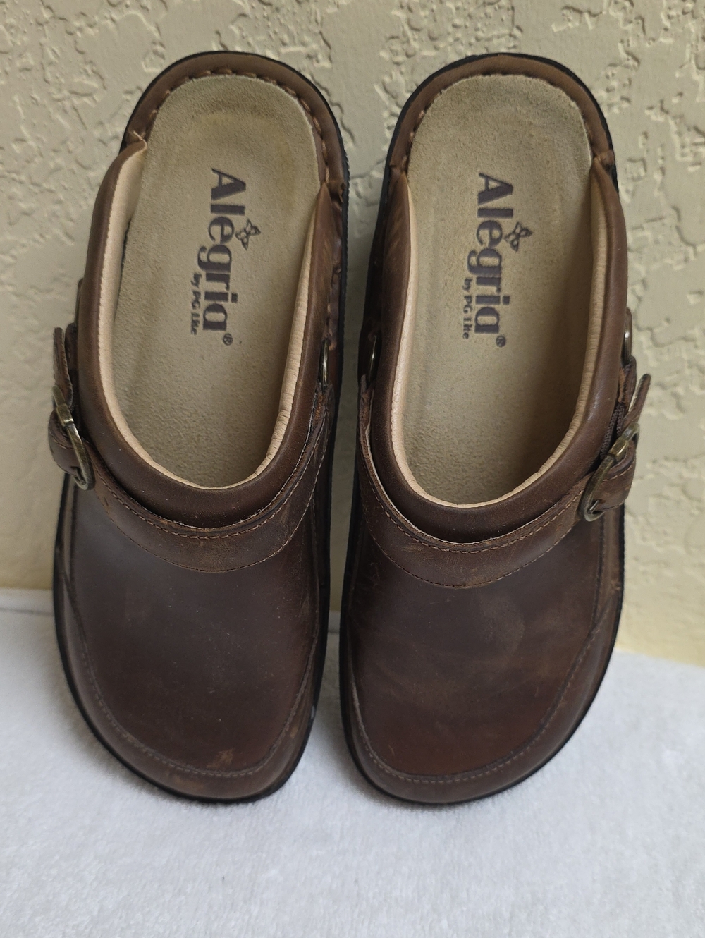 Alegria Brown Womens Leather Slip-On Moccasins 7.5